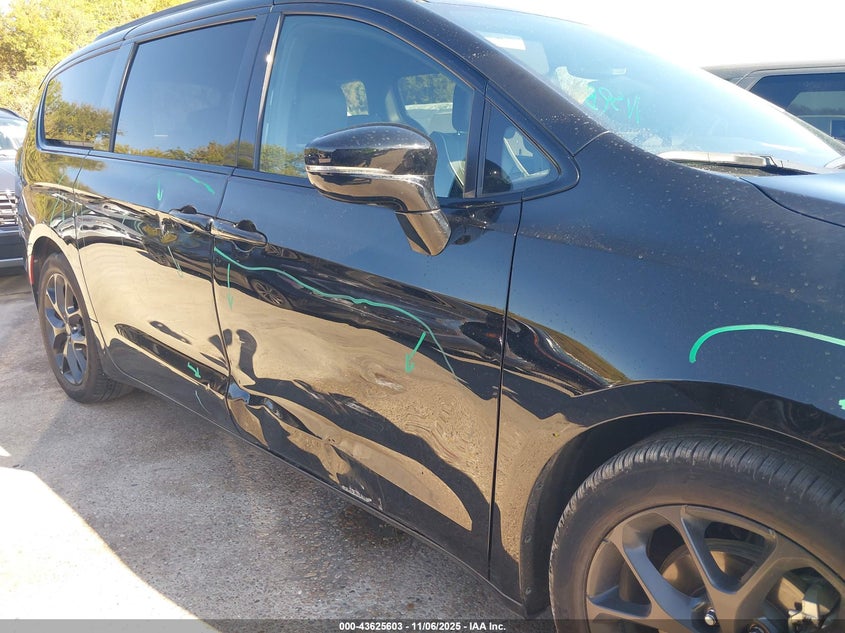 2025 CHRYSLER PACIFICA LIMITED - 2C4RC1GG5SR570480