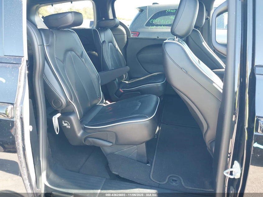 2025 CHRYSLER PACIFICA LIMITED - 2C4RC1GG5SR570480