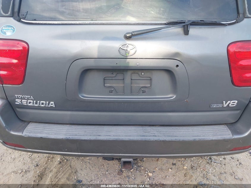 2004 Toyota Sequoia Limited V8 VIN: 5TDZT38A94S233116 Lot: 43625624