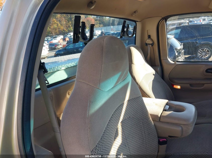 2000 Ford F-150 Work Series/Xl/Xlt VIN: 1FTPF17L4YNA20382 Lot: 43625738