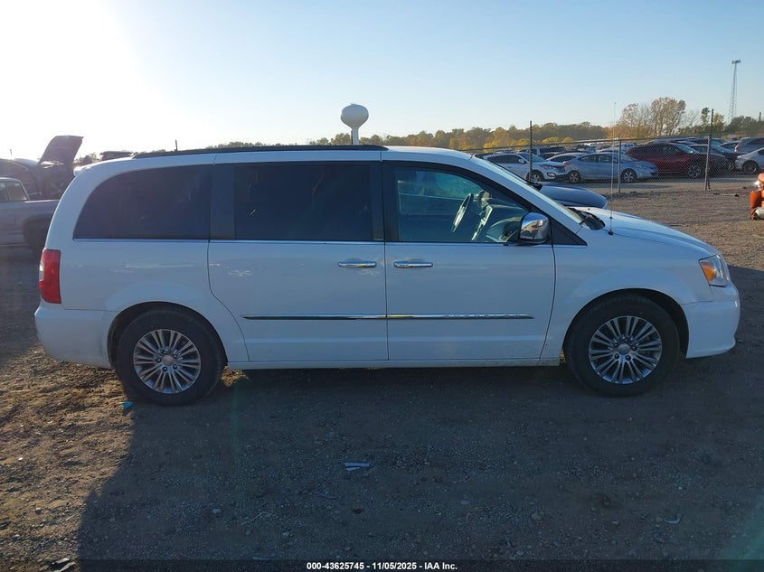 2014 Chrysler Town & Country Touring-L VIN: 2C4RC1CG7ER225669 Lot: 43625745