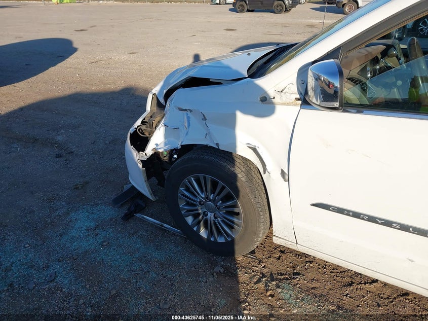 2014 Chrysler Town & Country Touring-L VIN: 2C4RC1CG7ER225669 Lot: 43625745