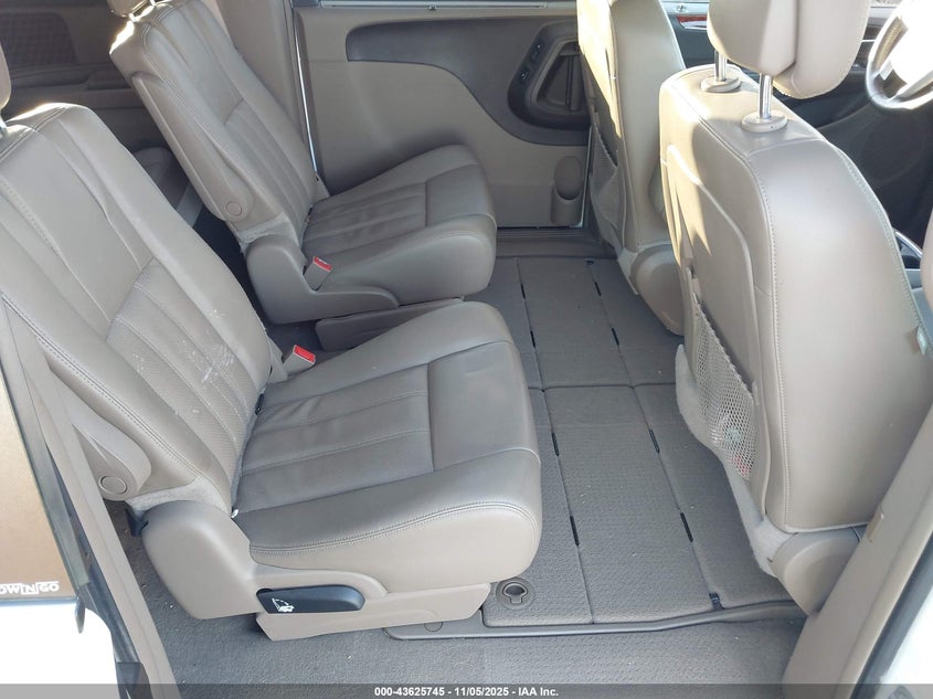 2014 Chrysler Town & Country Touring-L VIN: 2C4RC1CG7ER225669 Lot: 43625745