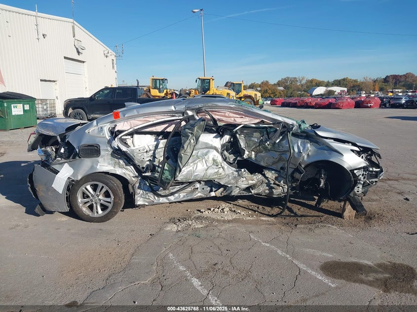 2017 CHEVROLET CRUZE LT AUTO 1G1BE5SM2H7120661