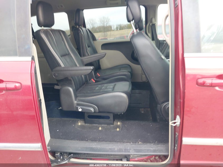 2014 Chrysler Town & Country Touring VIN: 2C4RC1BG7ER383530 Lot: 43625788