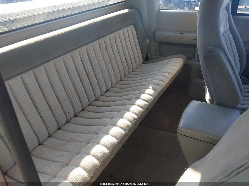 1994 Chevrolet Gmt-400 C1500 VIN: 2GCEC19K8R1289072 Lot: 43625822