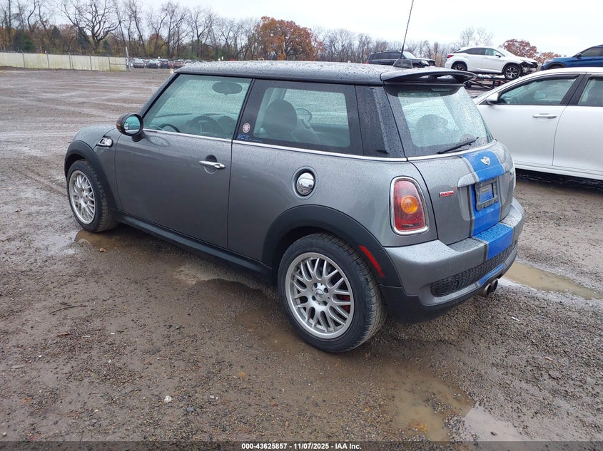 WMWMF73589TW81677 2009 MINI COOPER photo no. 3