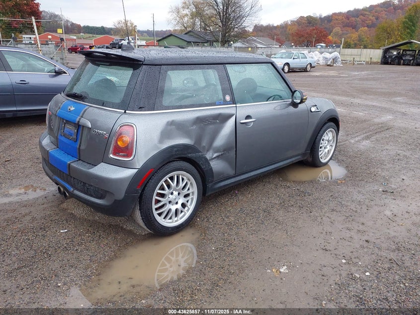 WMWMF73589TW81677 2009 MINI COOPER photo no. 4