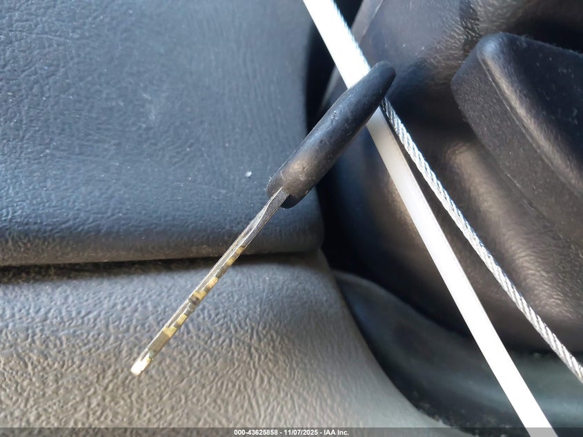 2004 Chevrolet Suburban 1500 Ls VIN: 1GNEC16Z44J240863 Lot: 43625858