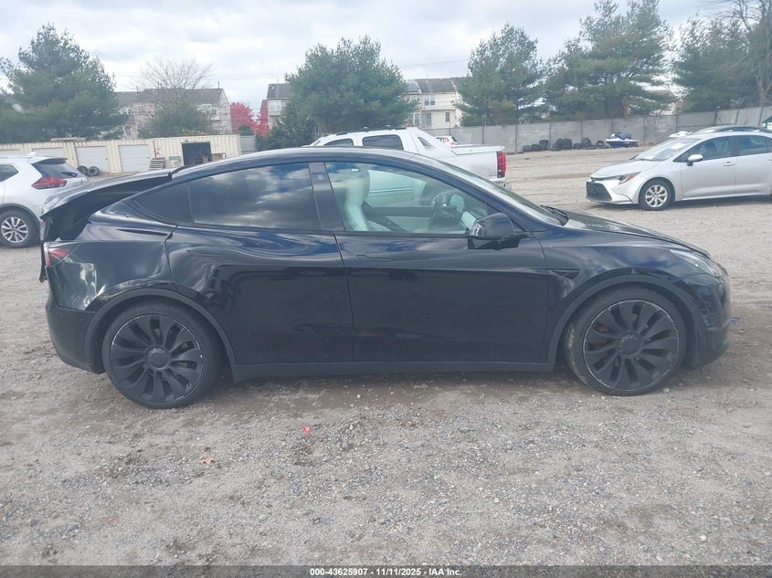 2021 Tesla Model Y Performance Dual Motor All-Wheel Drive VIN: 5YJYGDEF3MF246549 Lot: 43625907