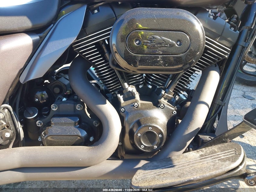 2015 Harley-Davidson Flhx Street Glide VIN: 1HD1KBM10FB667529 Lot: 43626046