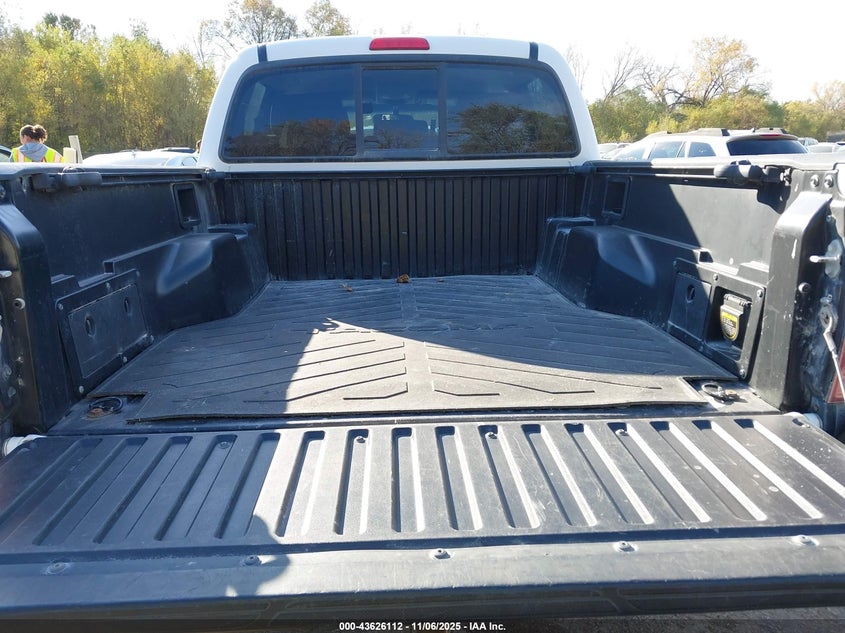 5TELU42NX7Z406167 2007 TOYOTA TACOMA photo no. 18