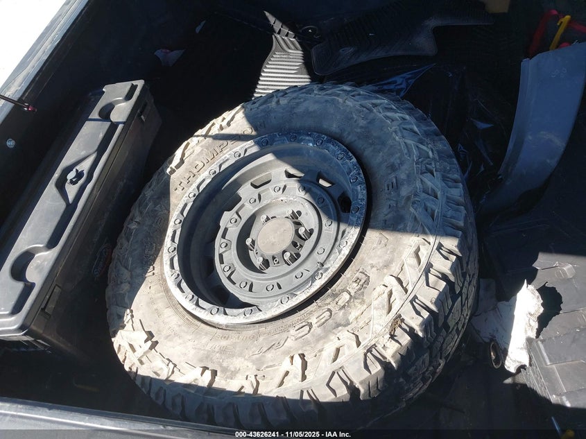 2023 CHEVROLET SILVERADO 1500 4WD  STANDARD BED LT 1GCUDDED6PZ101770