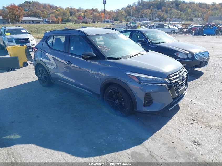 NISSAN KICKS SR XTRONIC CVT