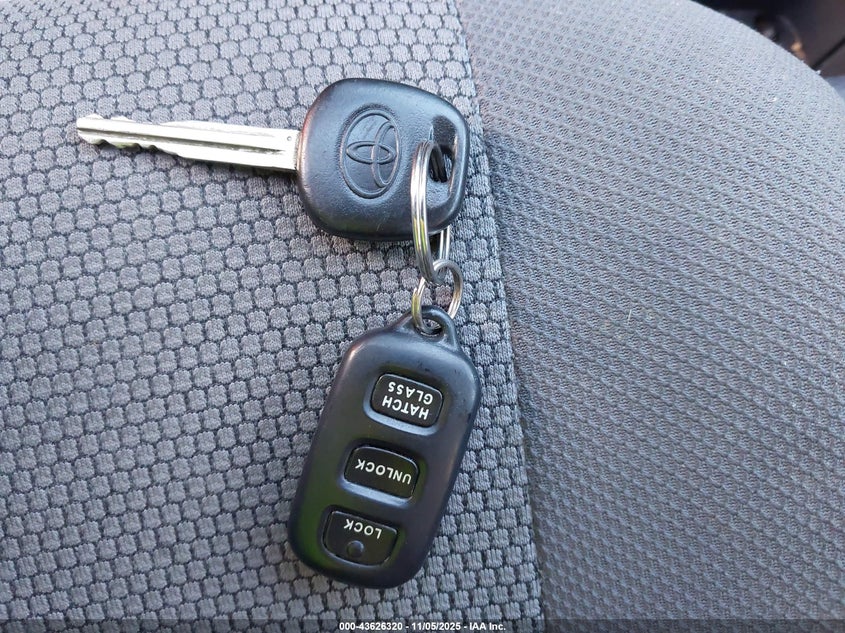 2006 Toyota Matrix Xr VIN: 2T1KR30E66C622581 Lot: 43626320