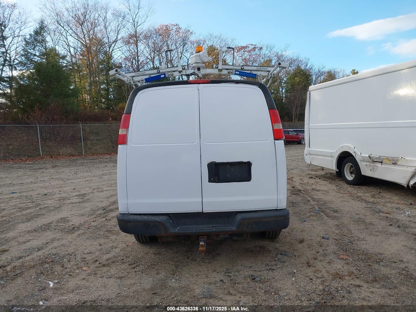 2015 Chevrolet Express 2500 Work Van VIN: 1GCWGFCF5F1152688 Lot: 43626336