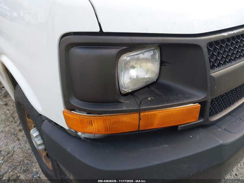 2015 Chevrolet Express 2500 Work Van VIN: 1GCWGFCF5F1152688 Lot: 43626336