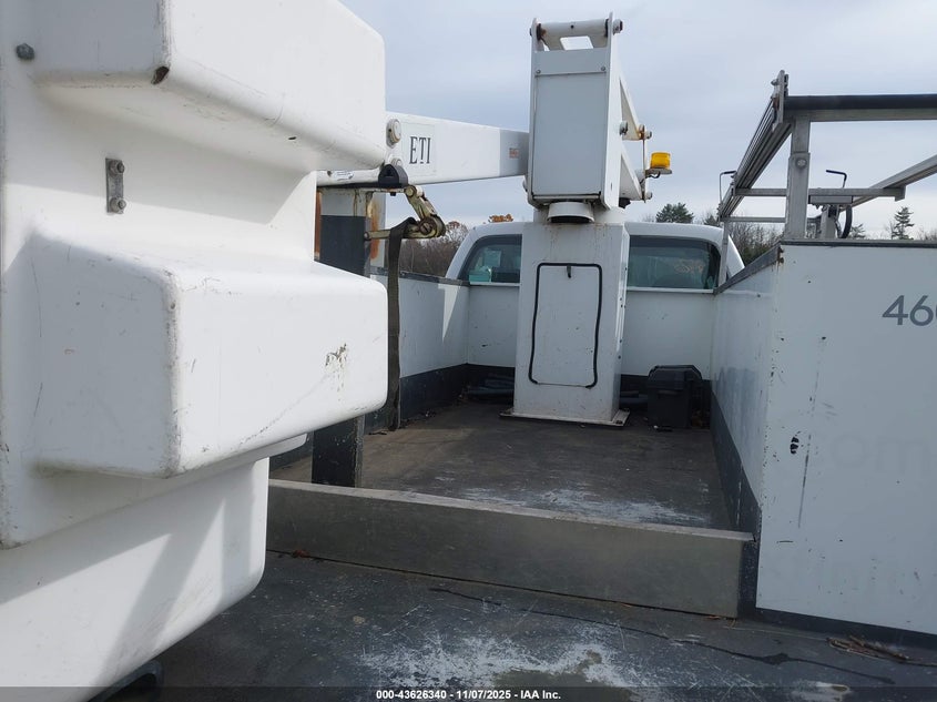 2008 Ford F-450 Chassis Xl/Xlt VIN: 1FDXF46YX8ED45399 Lot: 43626340