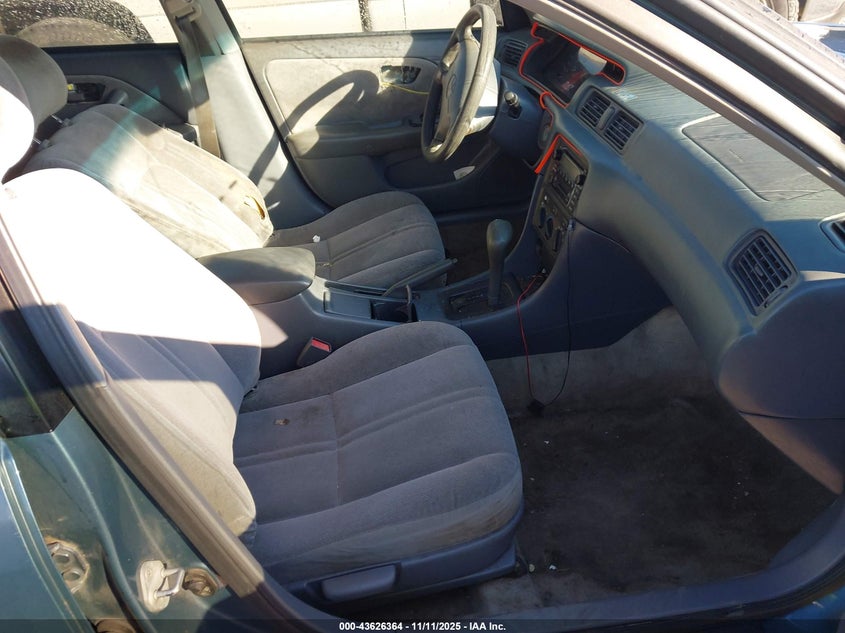 4T1BG22K3YU734338 2000 TOYOTA CAMRY photo no. 5