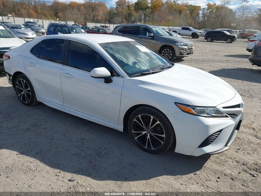 TOYOTA CAMRY SE