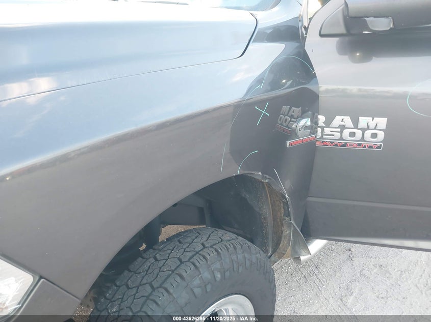 2018 Ram 3500 Tradesman 4X4 8' Box VIN: 3C63RRGL1JG220775 Lot: 43626395