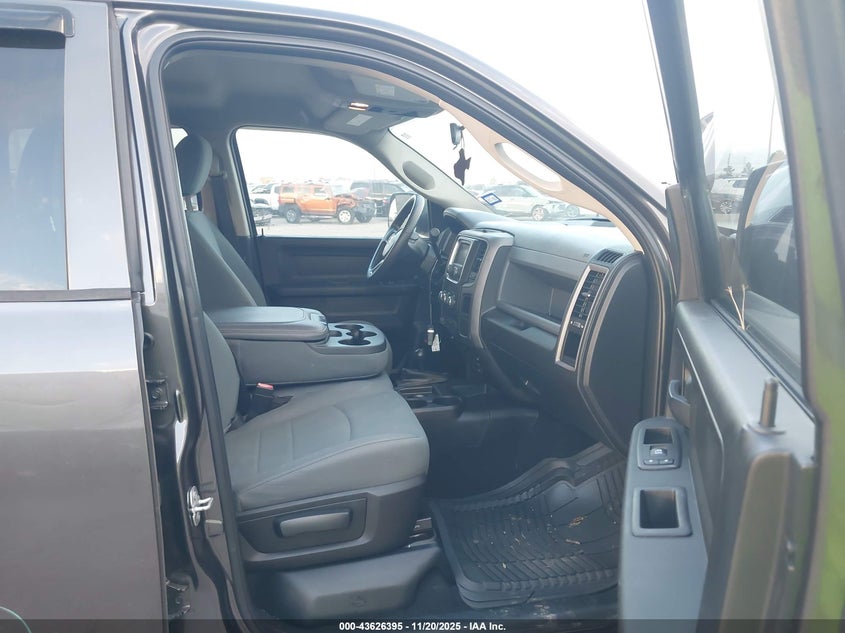 2018 Ram 3500 Tradesman 4X4 8' Box VIN: 3C63RRGL1JG220775 Lot: 43626395