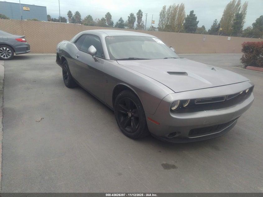 Vin: 2c3cdzag0gh221187, lot: 44121527, dodge challenger sxt 2016 img_1