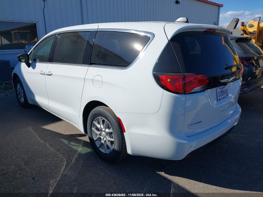 2C4RC1CG7TR192508 2026 CHRYSLER VOYAGER photo no. 3