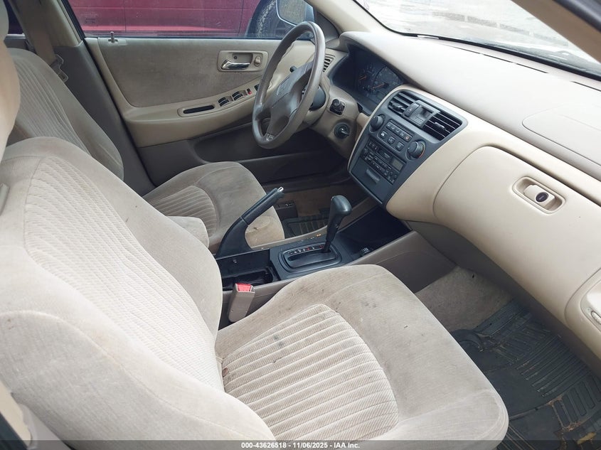 1HGCG5646WA232638 1998 HONDA ACCORD photo no. 5