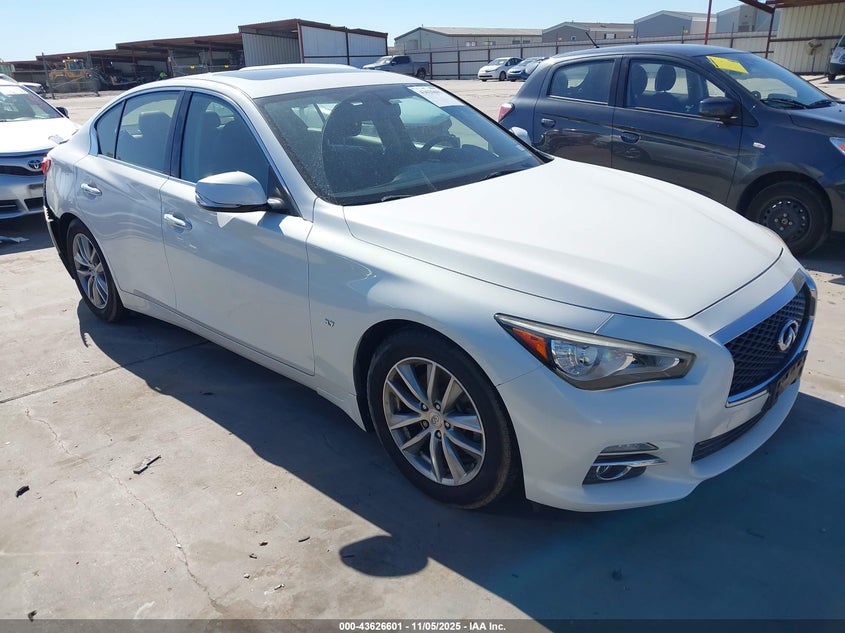 INFINITI Q50 PREMIUM