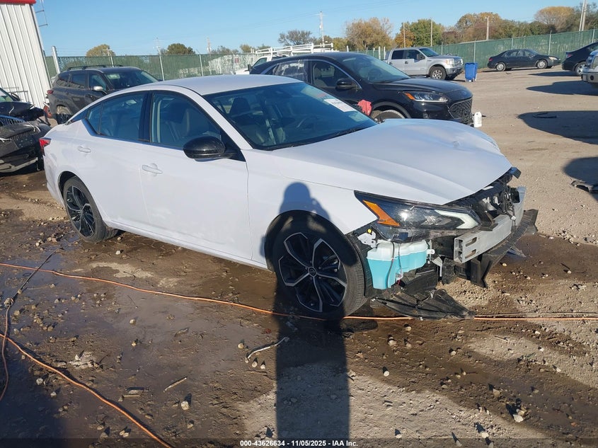 NISSAN ALTIMA SR FWD