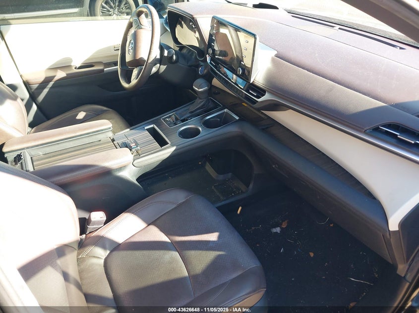 2022 TOYOTA SIENNA PLATINUM 5TDERKEC9NS087329