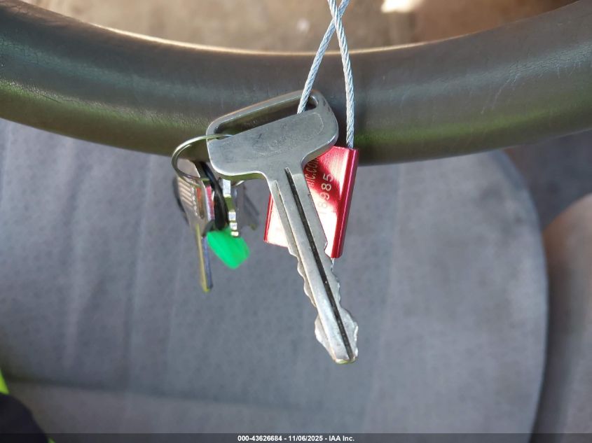 2000 Toyota Tundra Sr5 V8 VIN: 5TBBT4410YS061893 Lot: 43626684