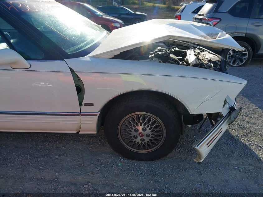 1G3CX53L8P4307463 1993 OLDSMOBILE 98 photo no. 16