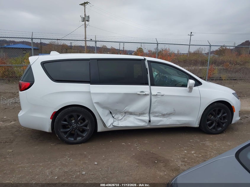 2019 Chrysler Pacifica Touring Plus VIN: 2C4RC1FG7KR506135 Lot: 43626733