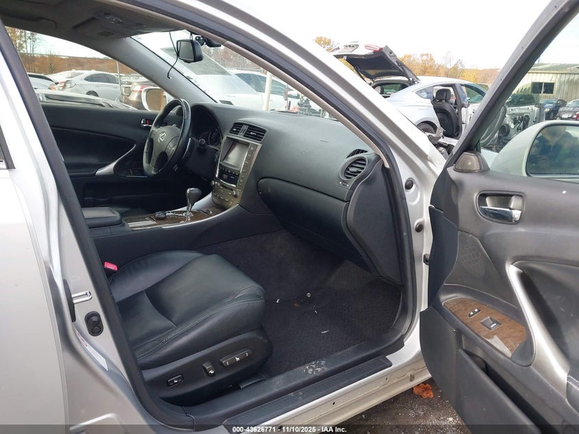 JTHCK262892029984 2009 LEXUS IS photo no. 5