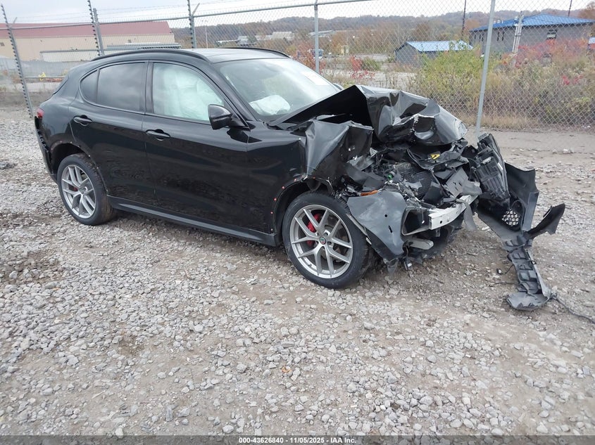 ALFA ROMEO STELVIO TI SPORT AWD