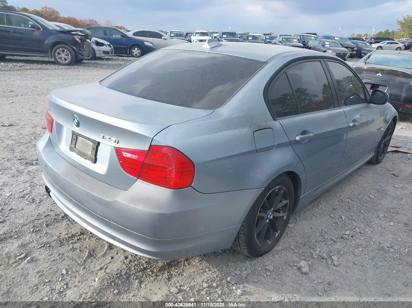 WBAPH7C57BE131016 2011 BMW 3ER photo no. 4