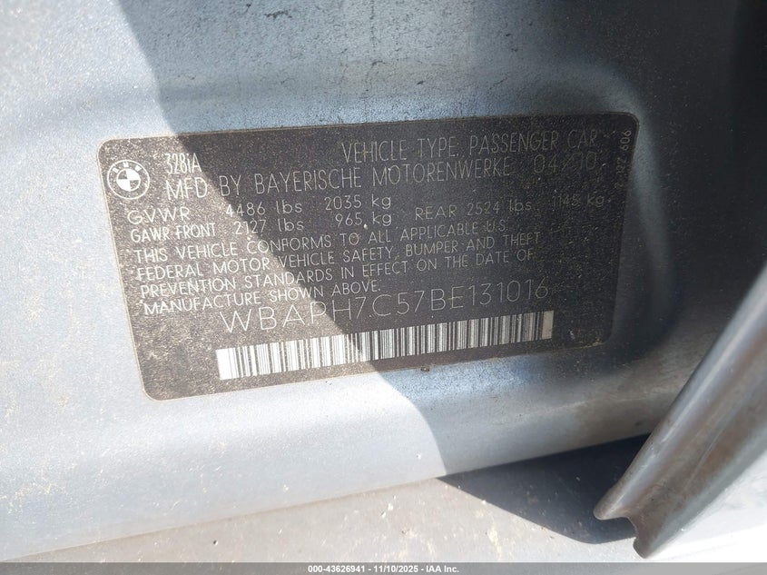 WBAPH7C57BE131016 2011 BMW 3ER photo no. 9
