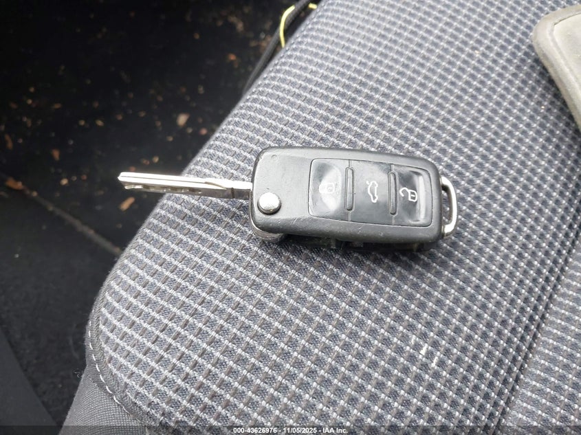 2014 VOLKSWAGEN GOLF 2.5L - WVWDB7AJ9EW006850