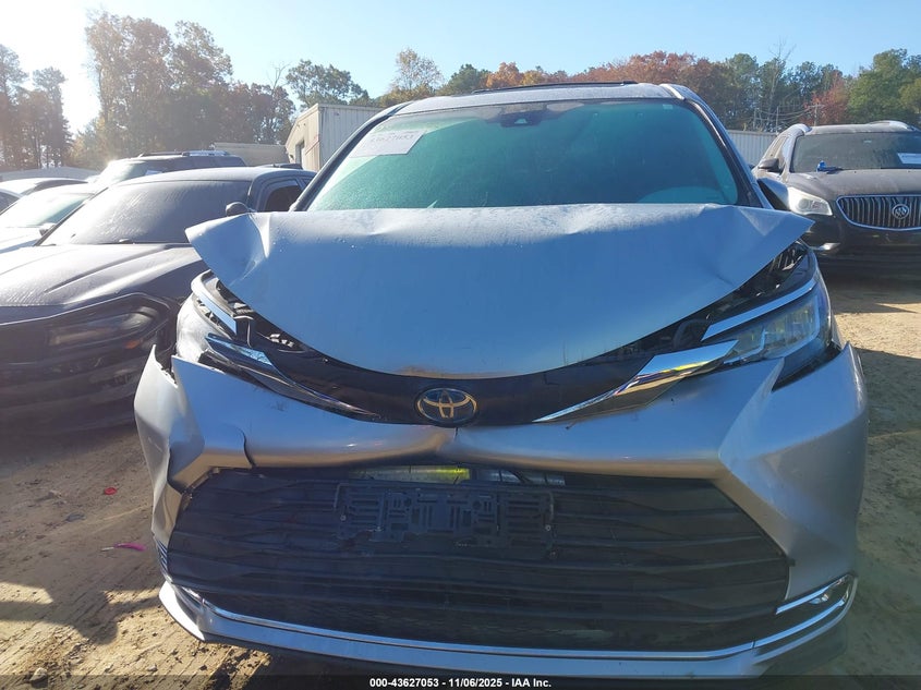 2021 TOYOTA SIENNA XLE 5TDYRKEC4MS006720