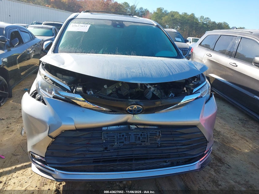 2021 TOYOTA SIENNA XLE 5TDYRKEC4MS006720