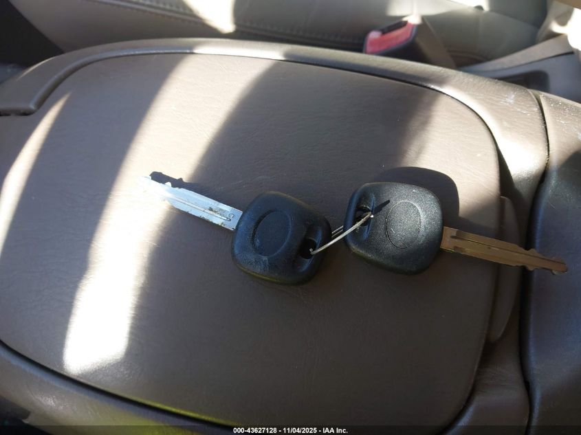 2003 Toyota Sequoia Limited V8 VIN: 5TDBT48AX3S161705 Lot: 43627128