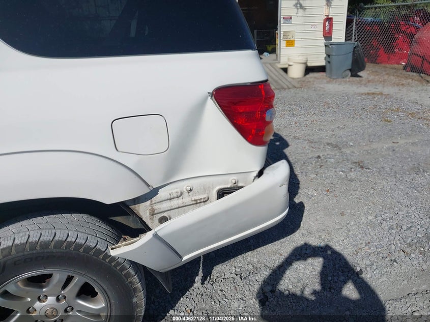 2003 Toyota Sequoia Limited V8 VIN: 5TDBT48AX3S161705 Lot: 43627128