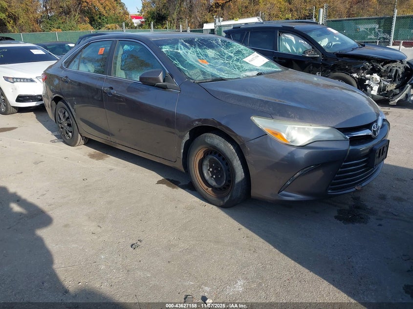 TOYOTA CAMRY LE