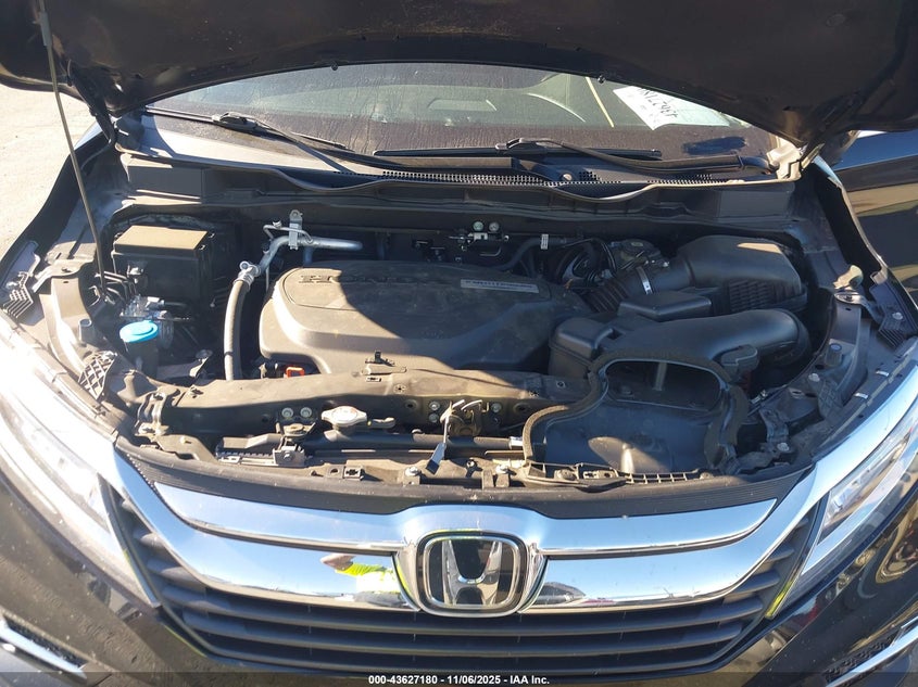 2018 HONDA ODYSSEY TOURING - 5FNRL6H8XJB028614