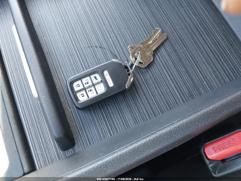 2018 HONDA ODYSSEY TOURING - 5FNRL6H8XJB028614