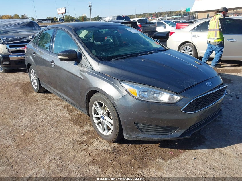 2015 FORD FOCUS SE - 1FADP3F24FL374082