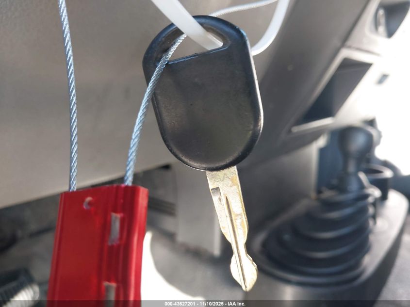 2005 Ford F-150 Stx/Xl/Xlt VIN: 1FTRX14W75NA08680 Lot: 43627201