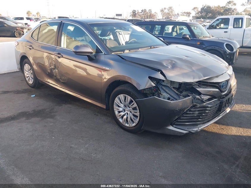 TOYOTA CAMRY HYBRID LE